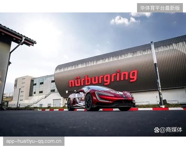 极速直道：风声与超越的交织